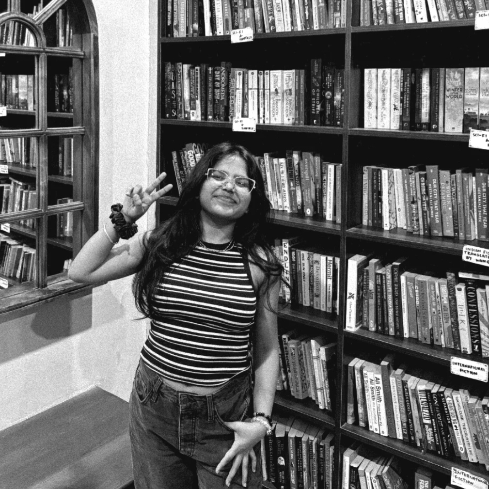 Siya at the library