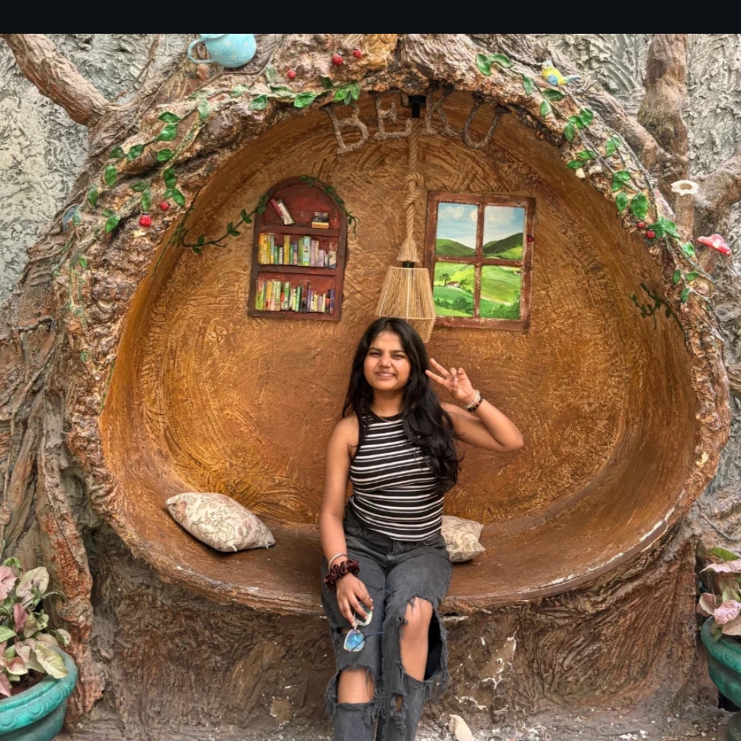 Siya in the treehouse